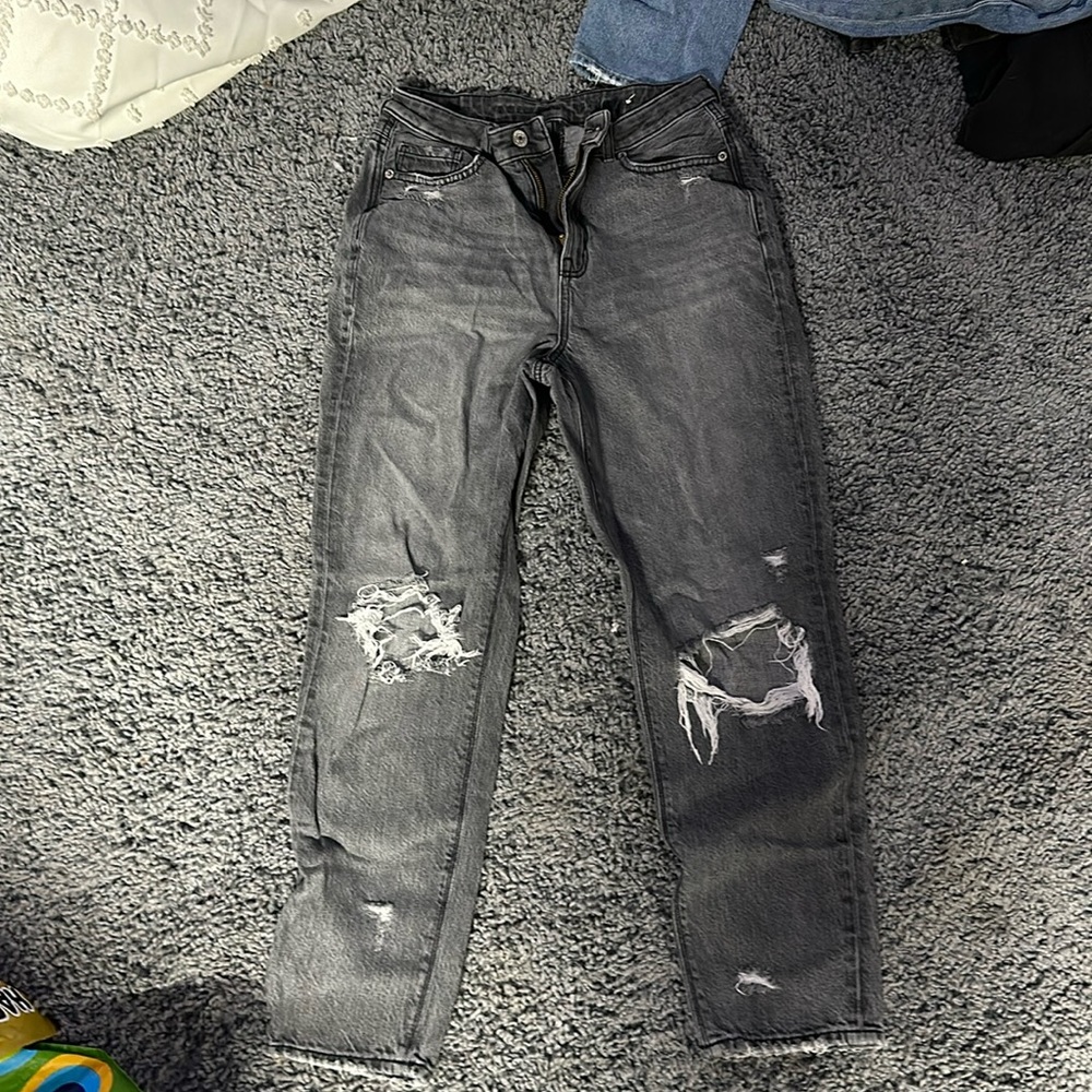 American Eagle, Mom jeans